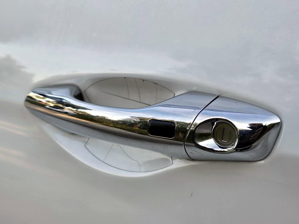 Used 2018 Hyundai Santa Fe Sport w/ 2.0T Ultimate Tech Package 05 image 9