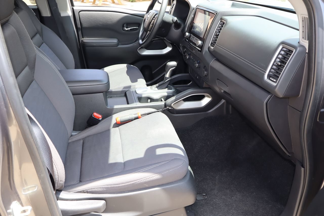 Used 2024 Nissan Frontier SV AWD/4WD image 16