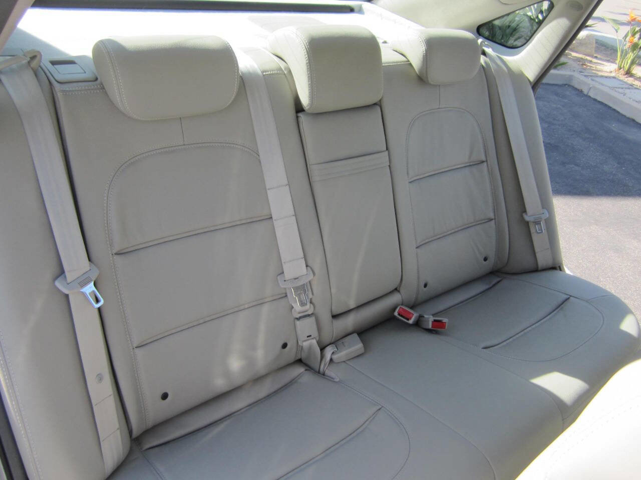 Used 2011 Hyundai Azera Limited image 15