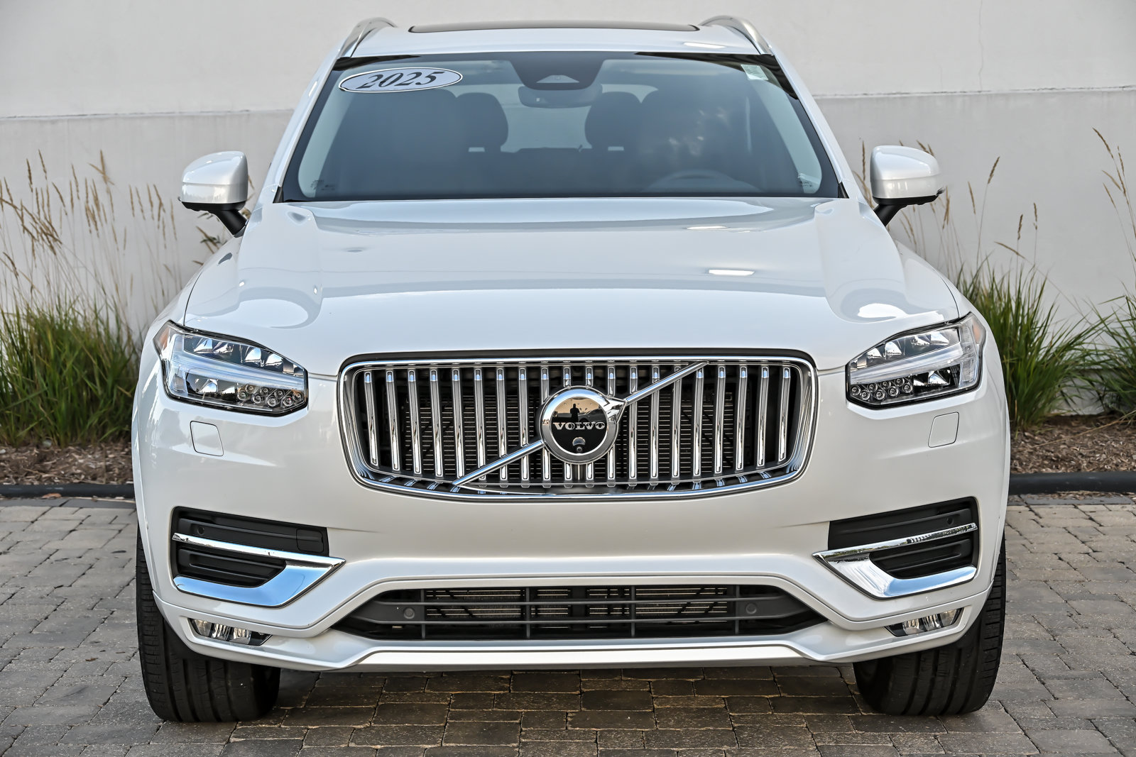 Used 2025 Volvo XC90 B6 Plus w/ Protection Package Premier AWD/4WD image 4