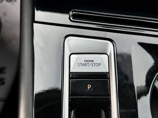 Certified 2024 Volkswagen Atlas SE image 30