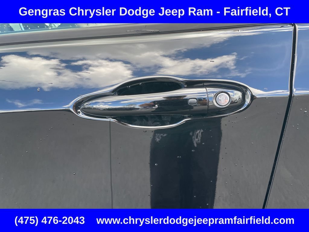Certified 2025 Jeep Compass Limited AWD/4WD image 38