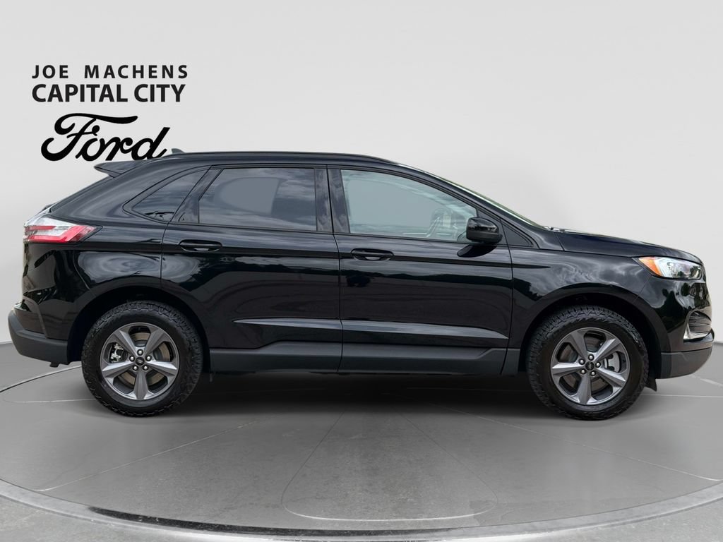 Used 2024 Ford Edge SEL w/ Sport Appearance Package AWD/4WD image 3
