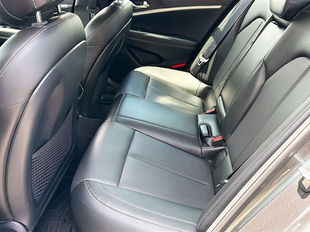 Used 2021 Genesis G70 2.0T AWD/4WD image 26