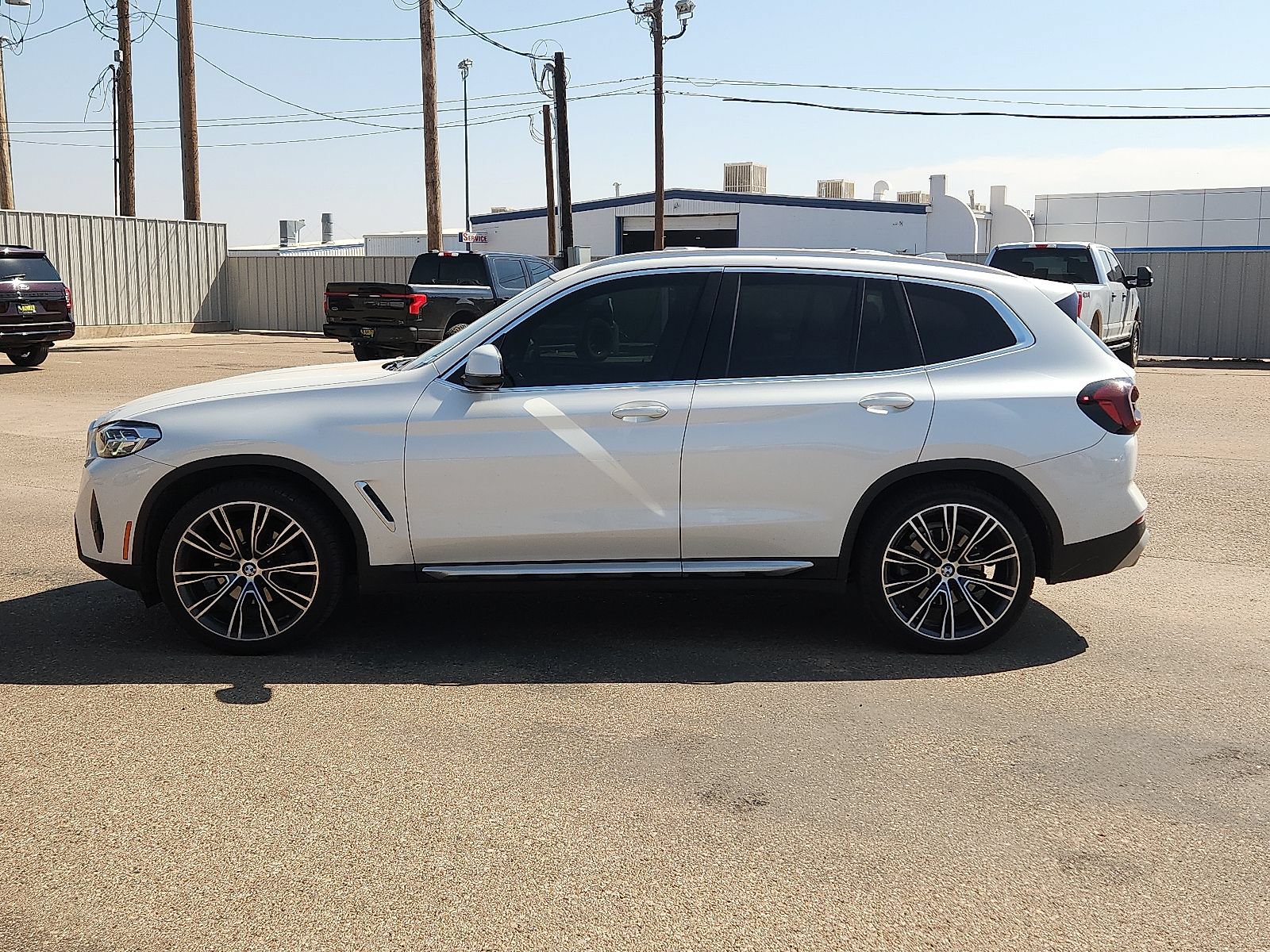 Used 2022 BMW X3 xDrive30i w/ Premium Package 2 AWD/4WD image 2