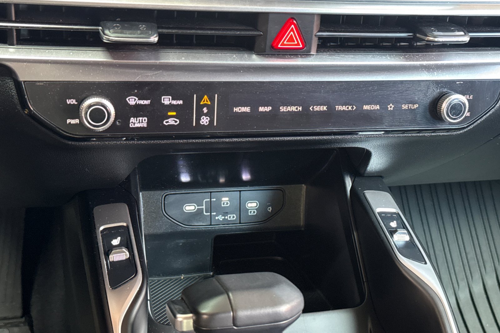 Used 2025 Kia Sorento EX w/ Panoramic Sunroof Package AWD/4WD image 29