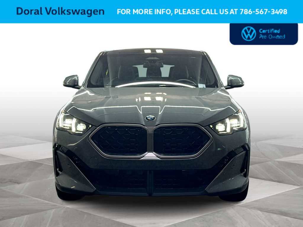 Used 2025 BMW X2 xDrive28i image 3