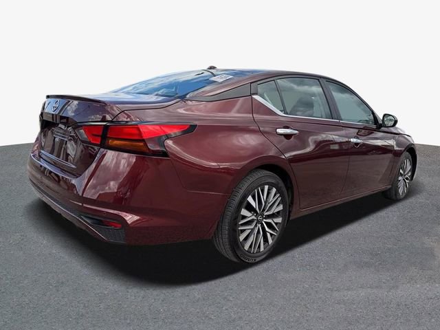 Used 2025 Nissan Altima 2.5 SV FWD image 3