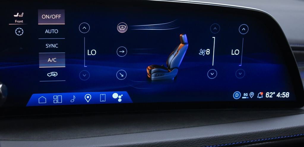 Used 2024 Cadillac XT4 Sport w/ Technology Package image 20