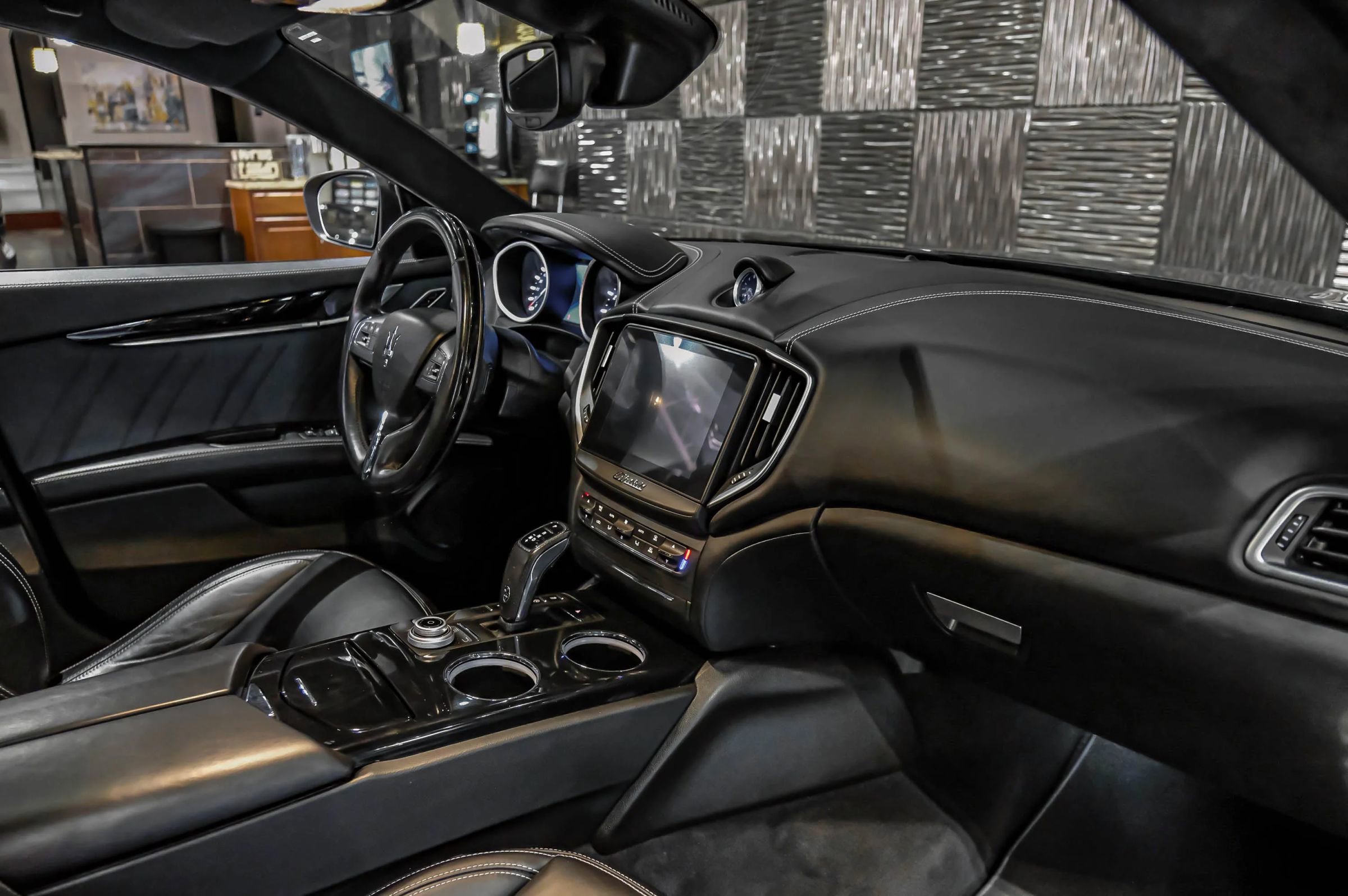 Used 2019 Maserati Ghibli S GranLusso AWD/4WD image 11