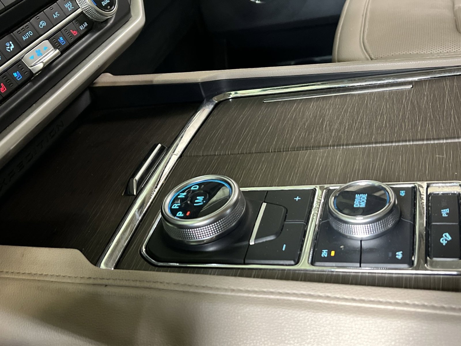 Used 2024 Ford Expedition Max Limited image 21