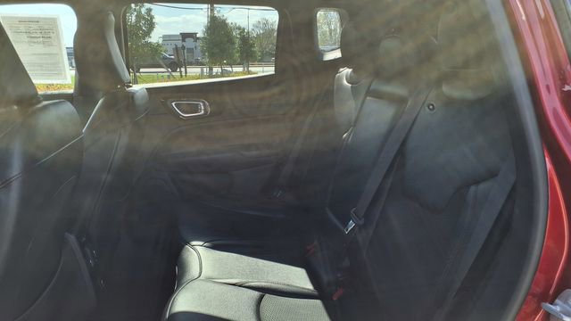 Used 2025 Jeep Compass Trailhawk image 16