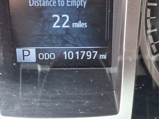 Used 2016 Toyota Tacoma Limited w/ Towing Package image 21