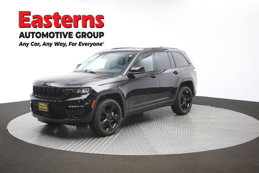 Used 2023 Jeep Grand Cherokee Limited w/ Black Appearance Package AWD/4WD image 57