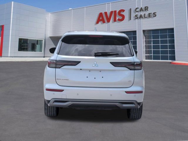 Used 2025 Mitsubishi Outlander SE FWD image 7
