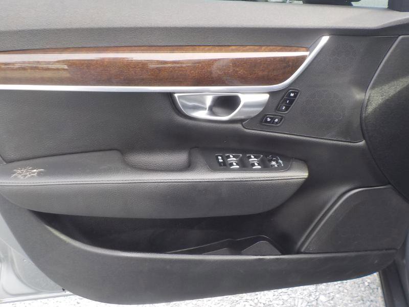 Used 2018 Volvo S90 T5 Momentum image 9