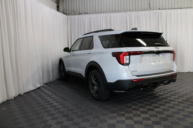 New 2026 Ford Explorer ST-Line image 24