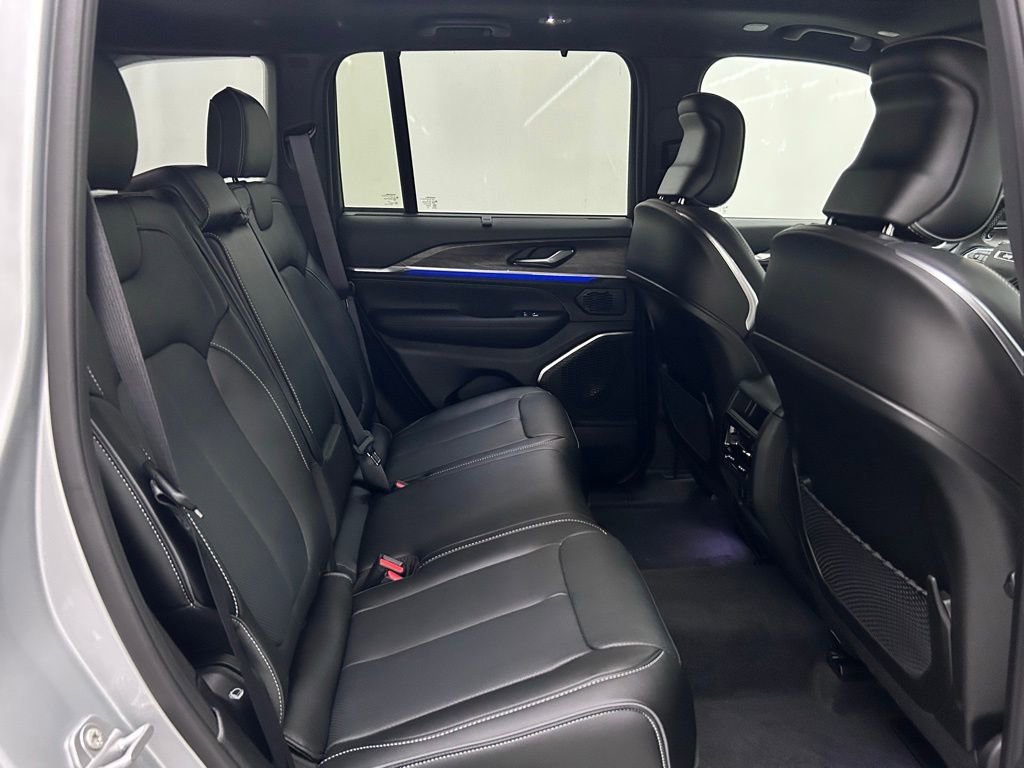 New 2025 Jeep Grand Cherokee Overland w/ Adv Protech Group III image 21