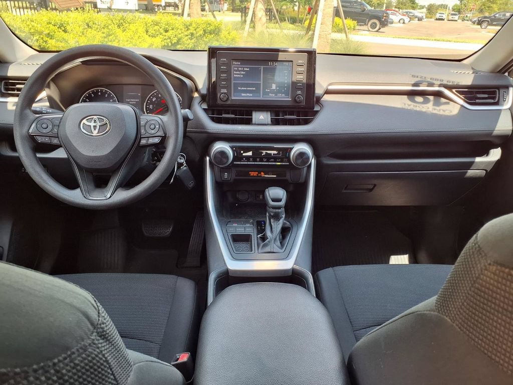 Used 2019 Toyota RAV4 LE FWD image 17