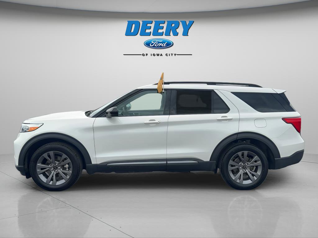 Used 2024 Ford Explorer XLT w/ Equipment Group 202A AWD/4WD image 2