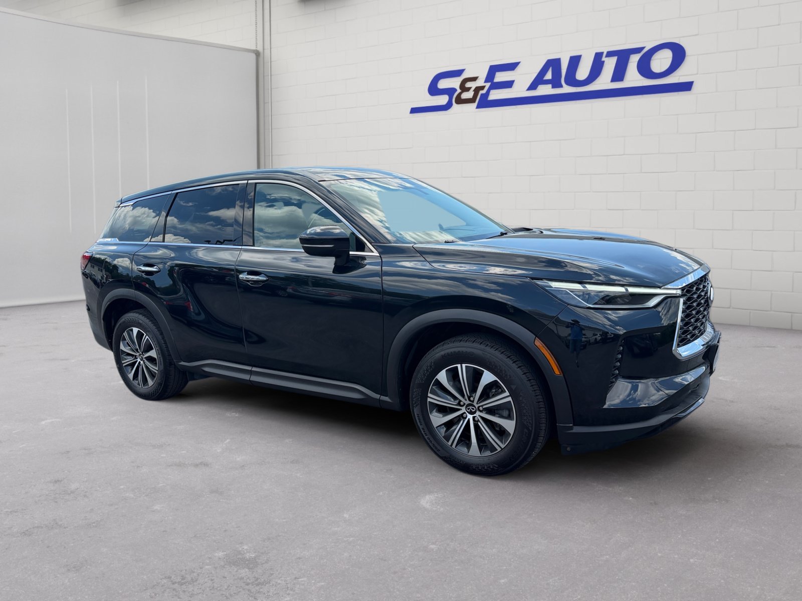 Used 2024 INFINITI QX60 Pure AWD/4WD image 6
