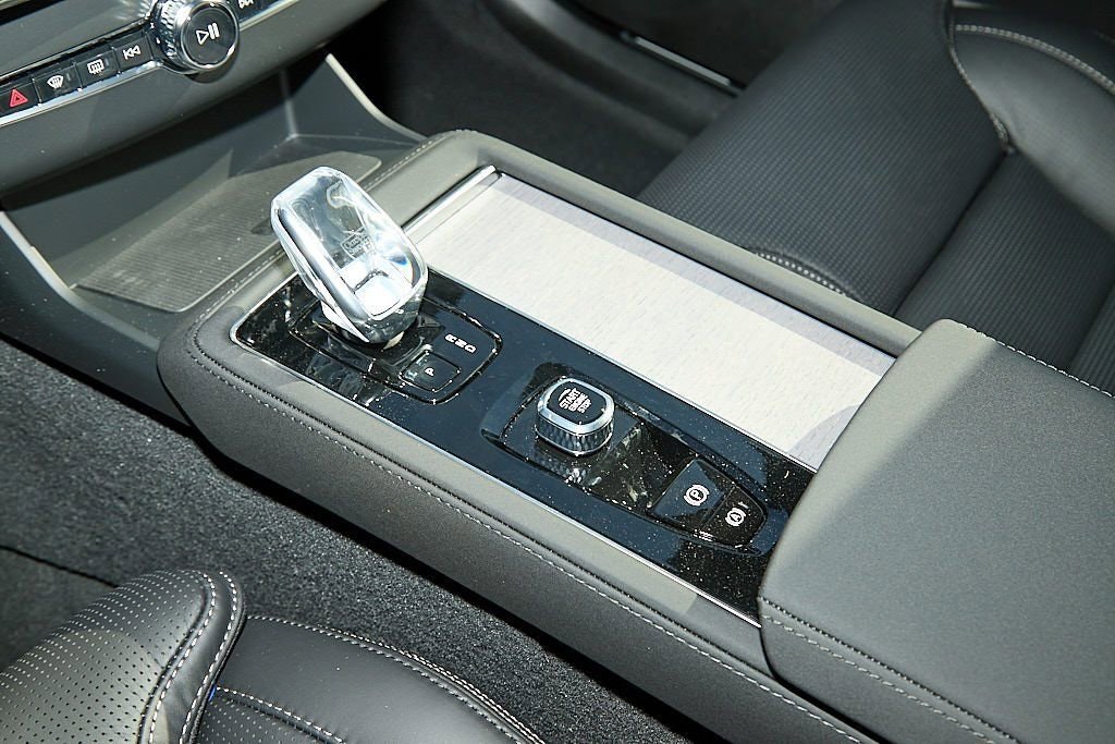 New 2026 Volvo XC90 B6 Ultra w/ Protection Package image 17