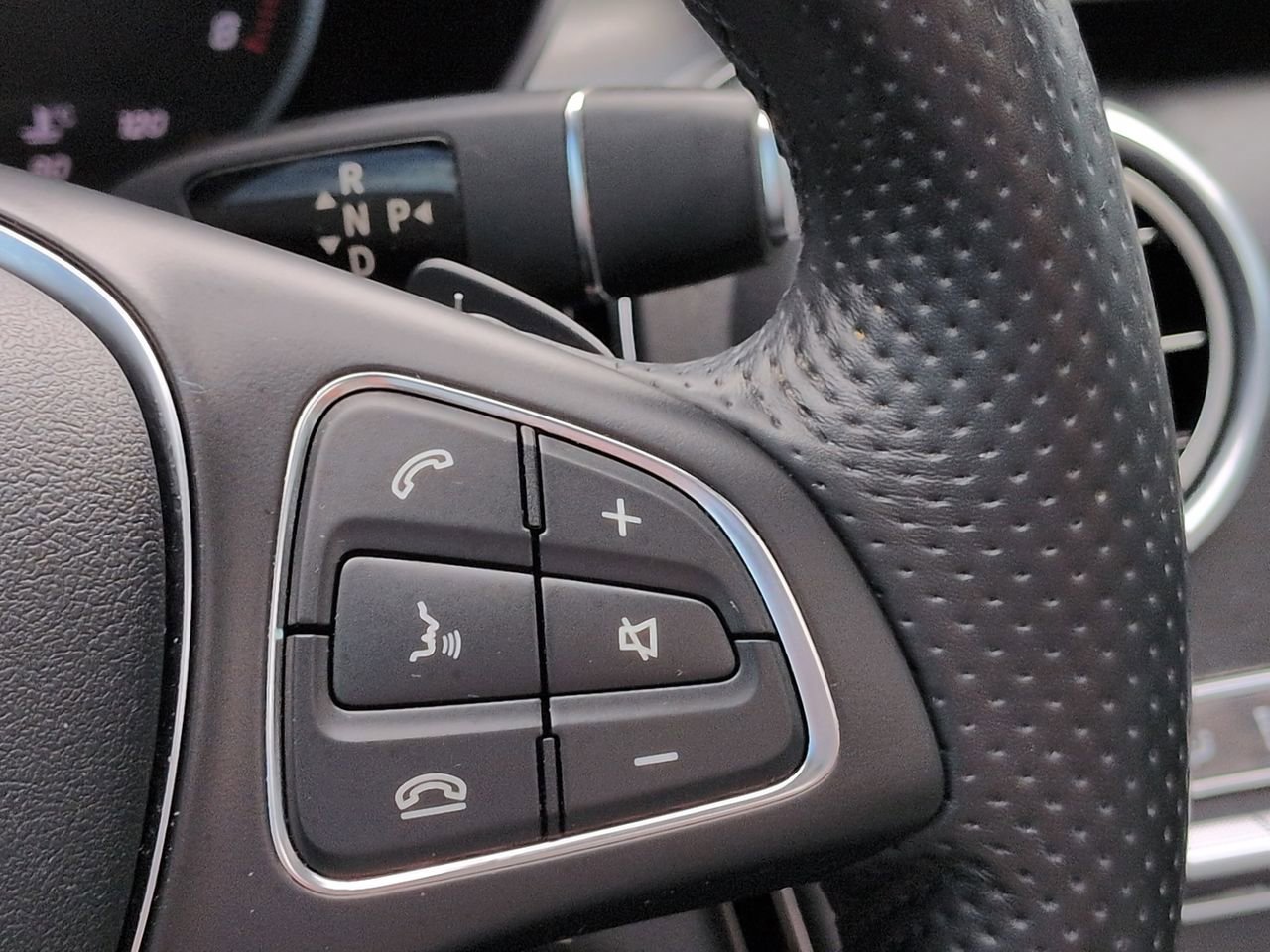 Used 2017 Mercedes-Benz C 300 4MATIC Sedan image 25