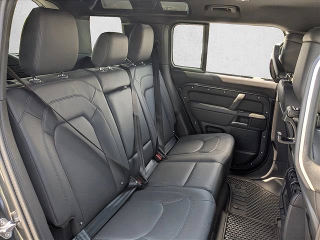 Used 2025 Land Rover Defender 110 X-Dynamic SE AWD/4WD image 21