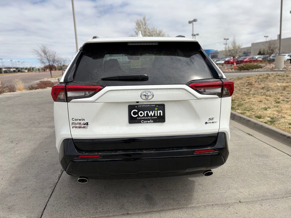 Used 2025 Toyota RAV4 SE image 3