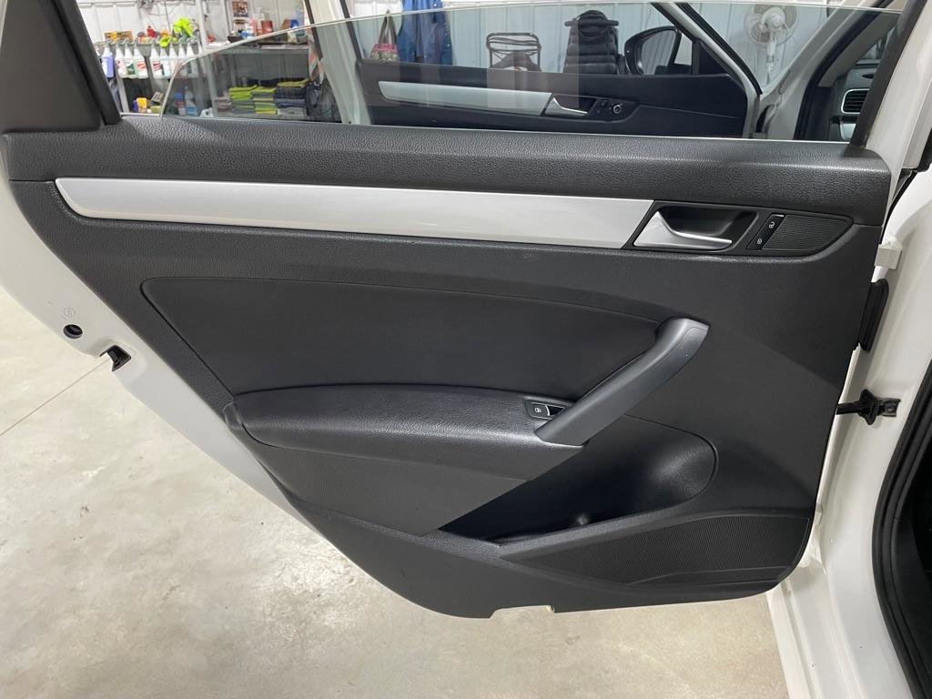 Used 2012 Volkswagen Passat 2.5 SE image 16