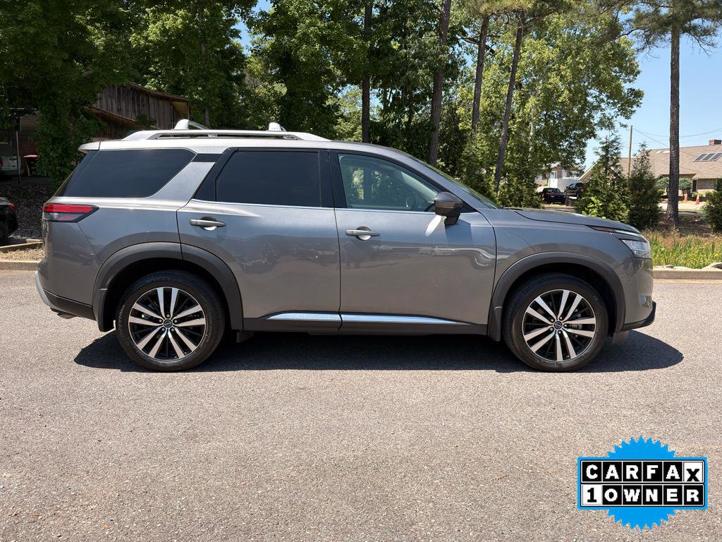 Used 2024 Nissan Pathfinder Platinum AWD/4WD image 2