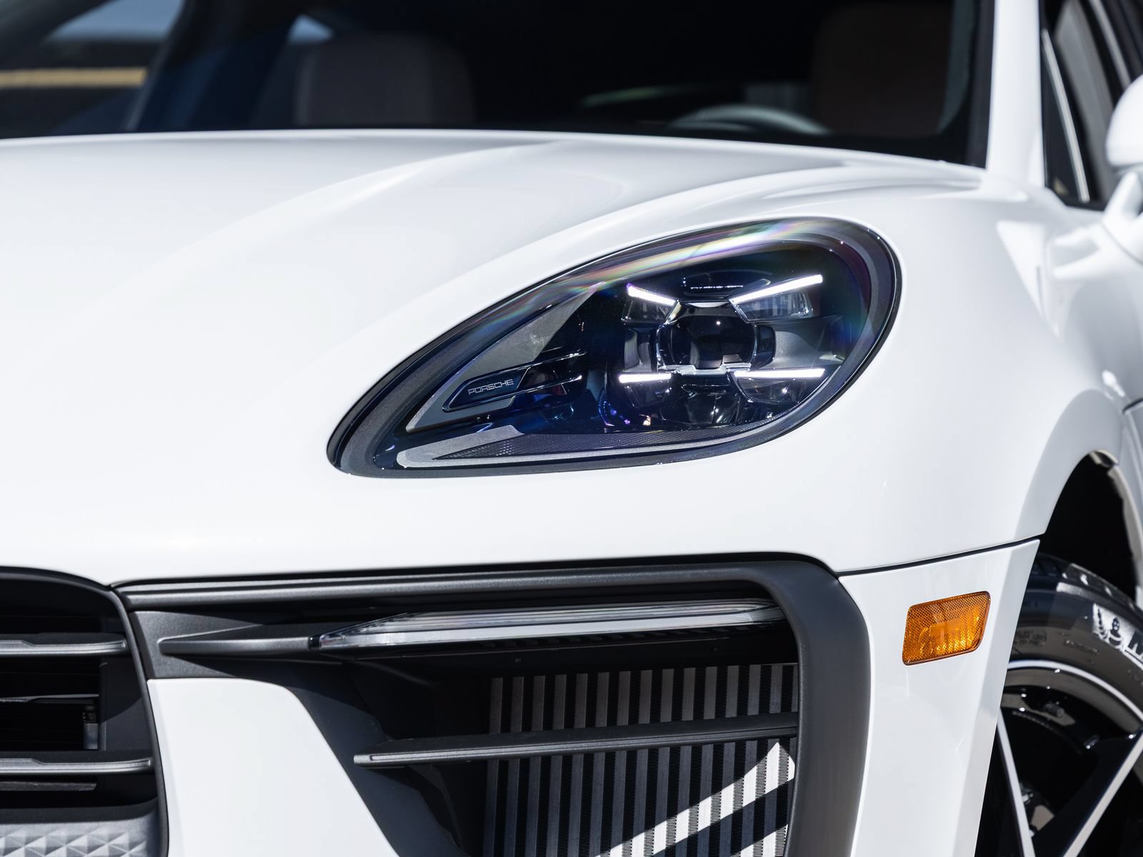 Certified 2026 Porsche Macan S AWD/4WD image 18