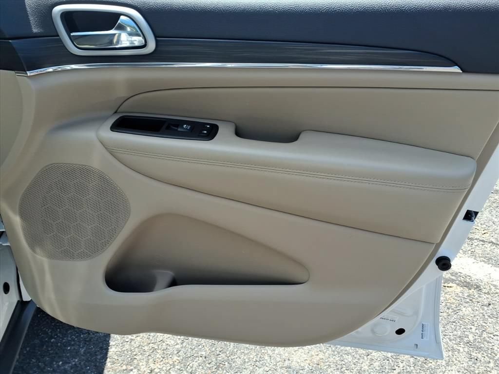Used 2021 Jeep Grand Cherokee Limited AWD/4WD image 9