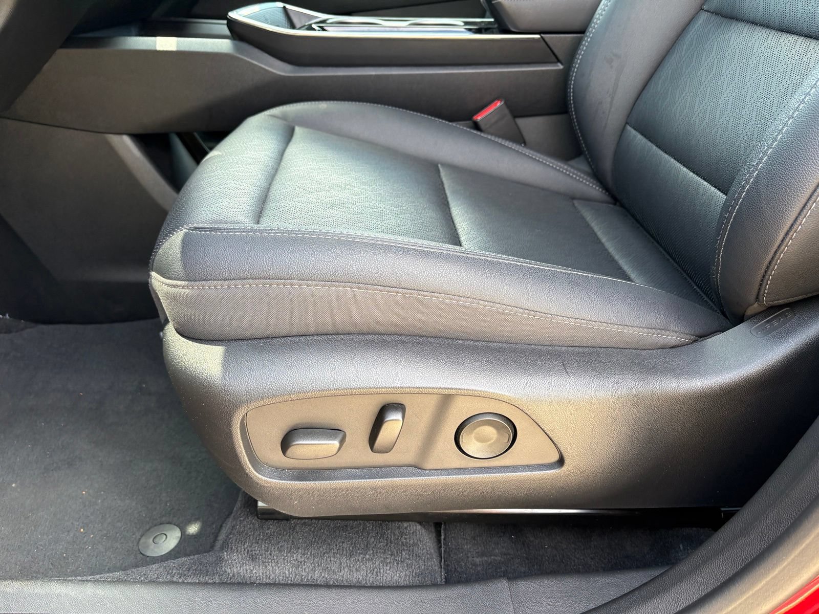Used 2025 Chevrolet Equinox LT w/ Convenience Package II AWD/4WD image 28