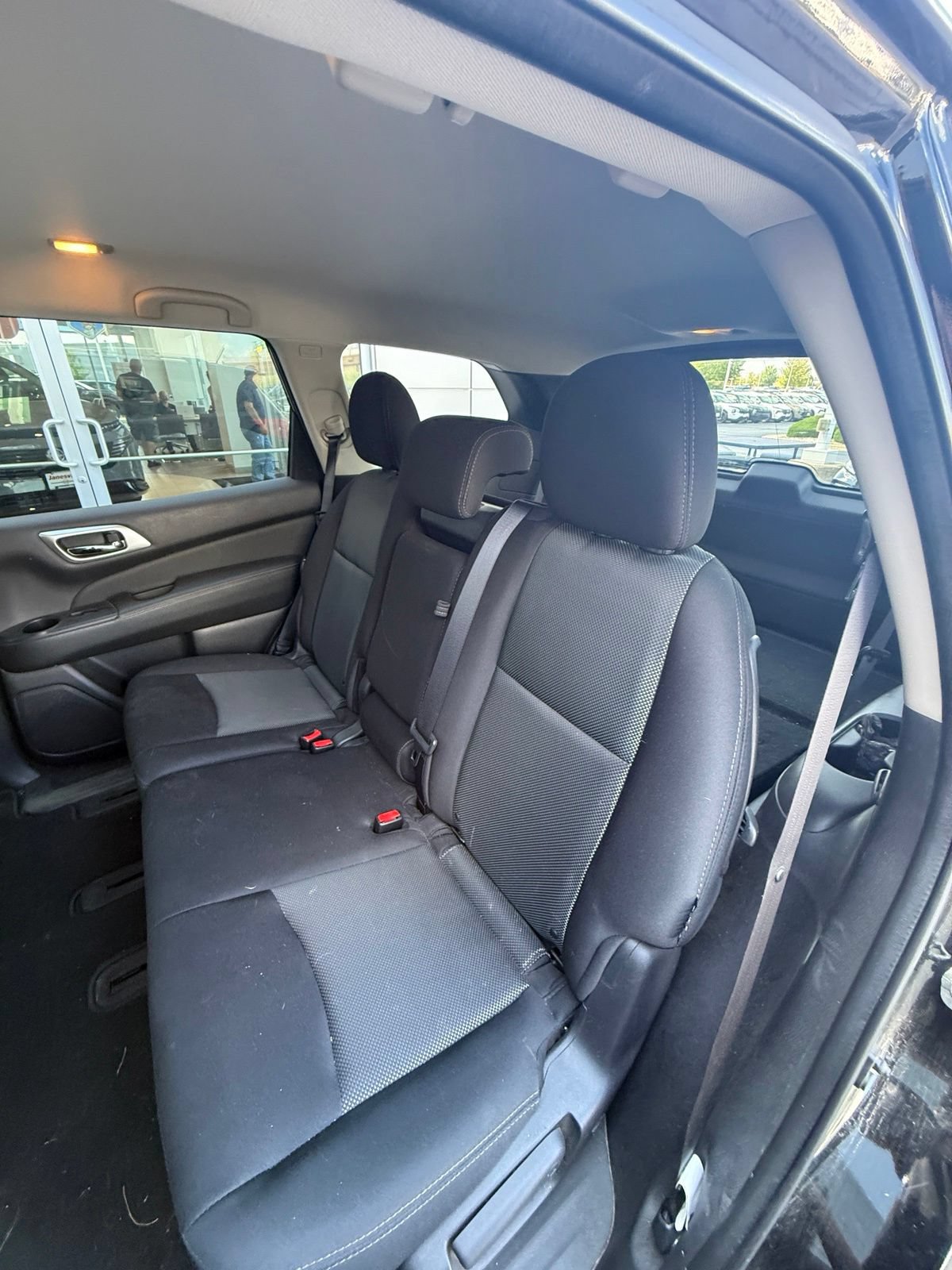 Used 2018 Nissan Pathfinder SV AWD/4WD image 10