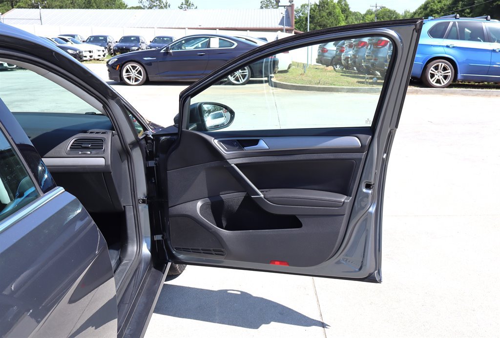 Used 2015 Volkswagen Golf TDI S FWD image 31