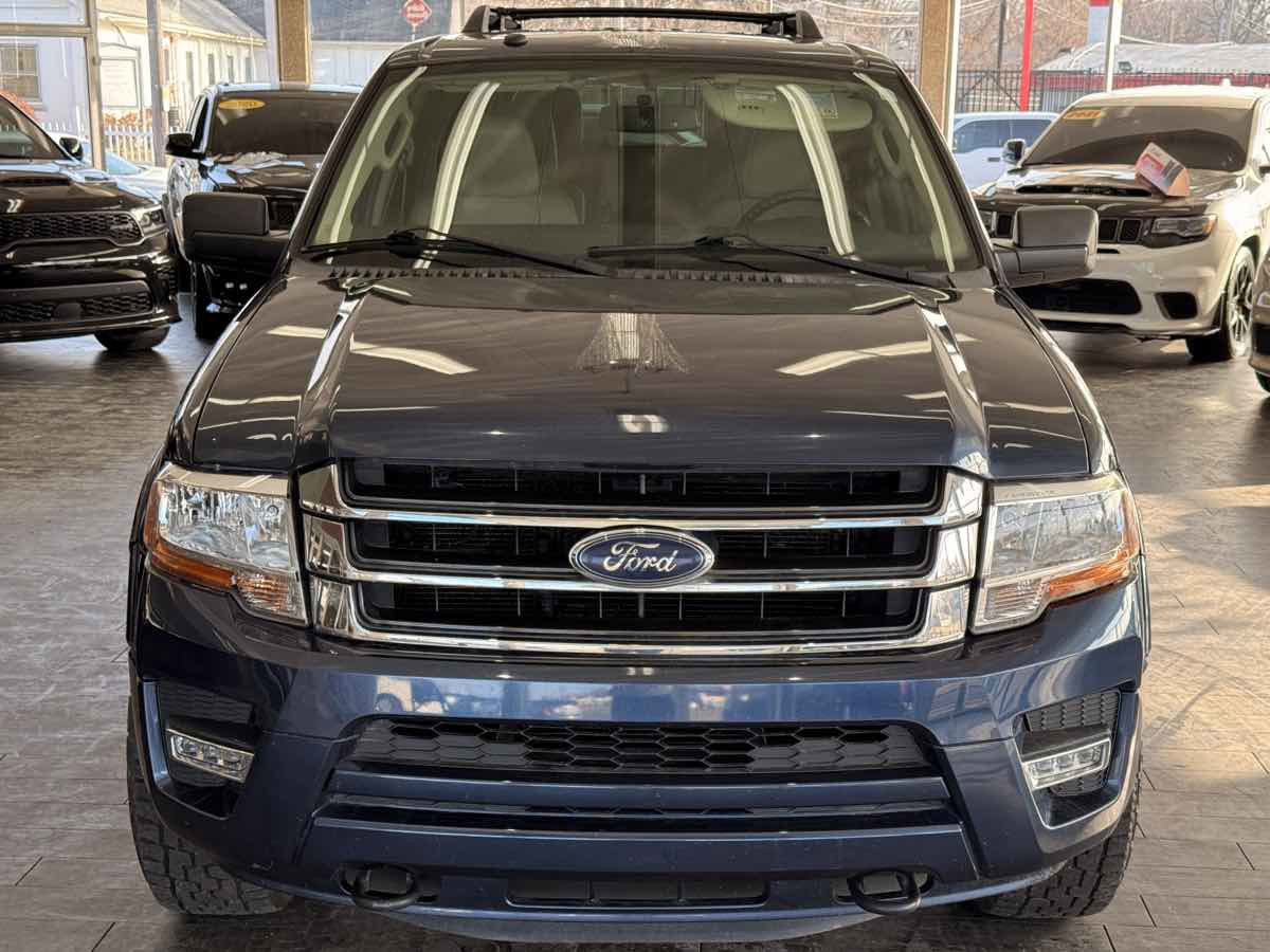 Used 2017 Ford Expedition EL XLT w/ Equipment Group 202A image 3
