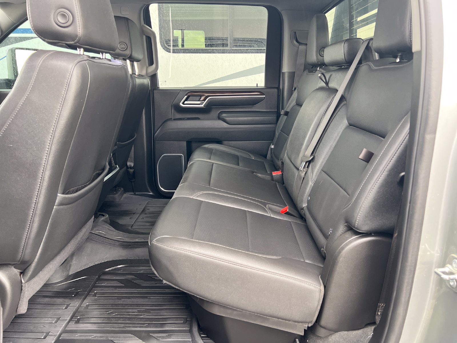Used 2025 GMC Sierra 3500 SLT w/ SLT Premium Package AWD/4WD image 15
