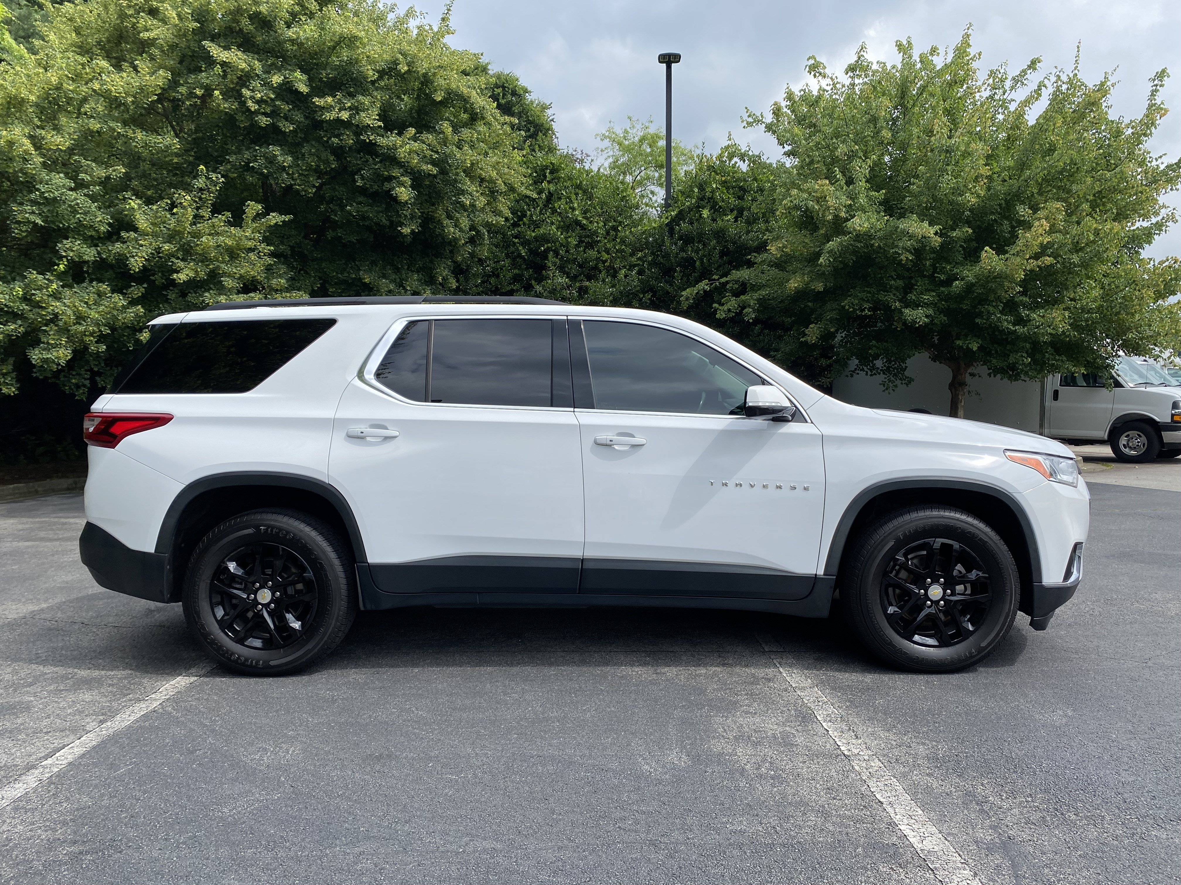 Used 2019 Chevrolet Traverse LT w/ LPO, Floor Liner Package AWD/4WD image 10