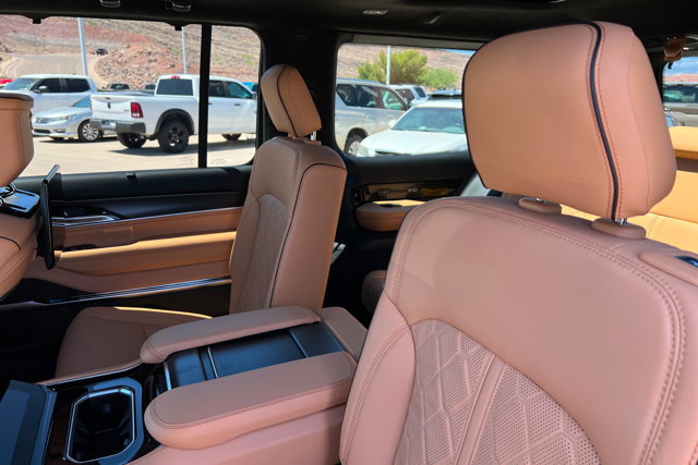 New 2026 Jeep Grand Wagoneer Summit AWD/4WD image 20