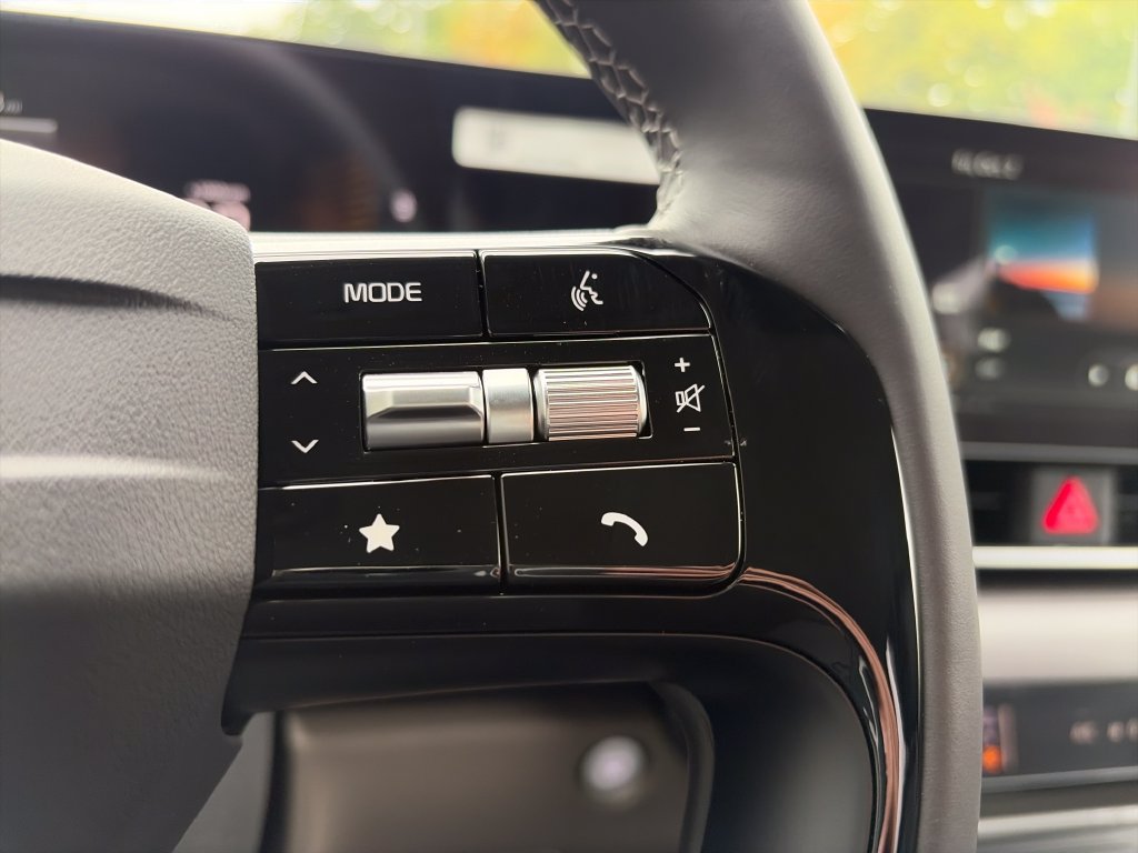 New 2027 Kia Carnival EX FWD image 13