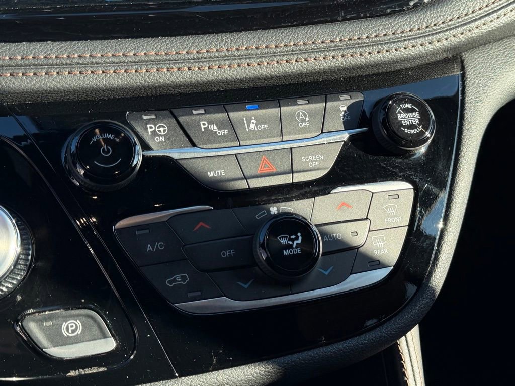 Used 2024 Chrysler Pacifica Pinnacle image 23