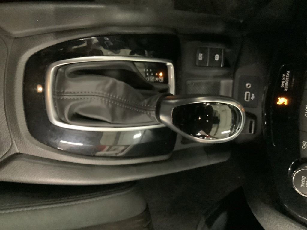 Used 2020 Nissan Rogue SV w/ Premium Package AWD/4WD image 18