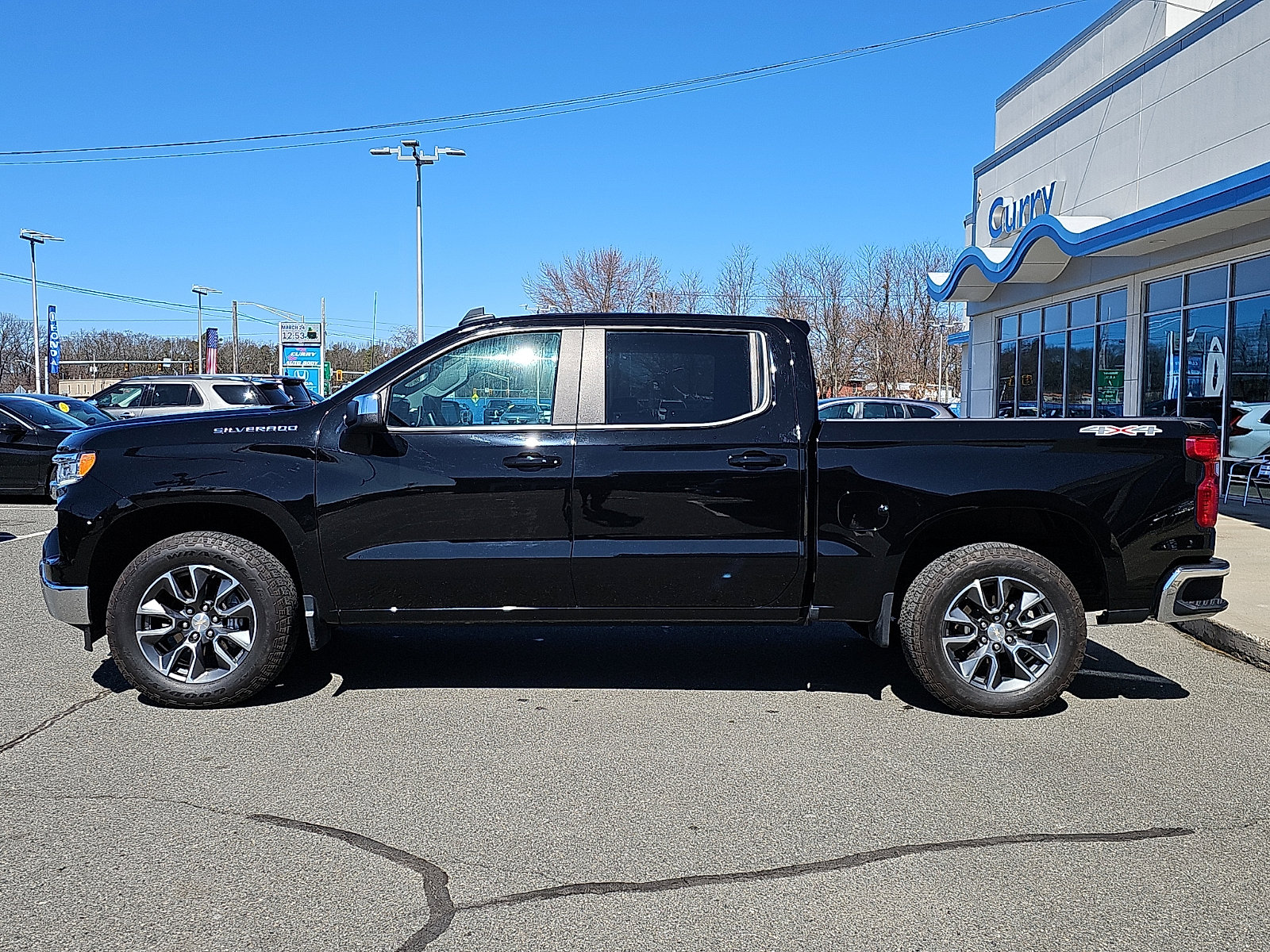 Used 2024 Chevrolet Silverado 1500 LT image 7