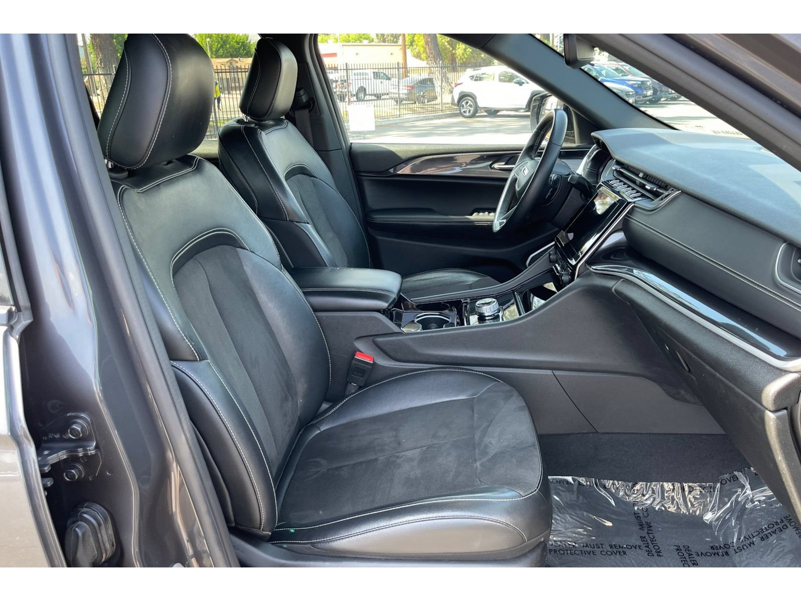 Used 2022 Jeep Grand Cherokee L Laredo RWD image 20