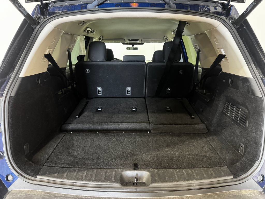 Used 2025 Nissan Pathfinder SV AWD/4WD image 28