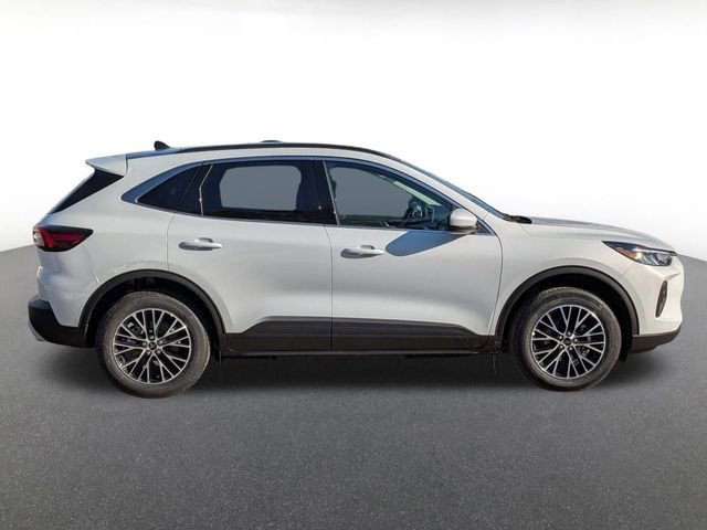 New 2026 Ford Escape SE image 2
