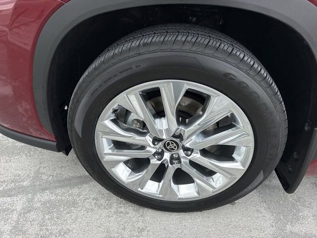 Used 2026 Toyota Highlander Limited AWD/4WD image 10