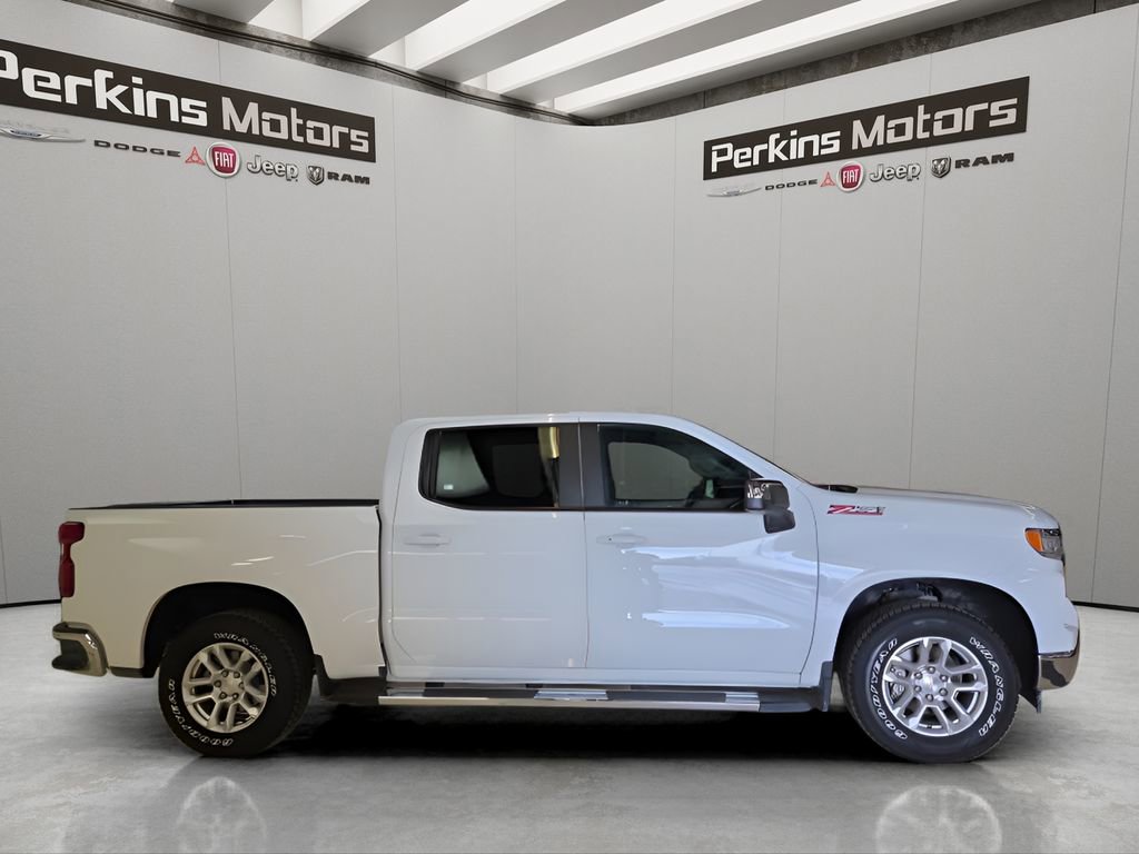 Used 2025 Chevrolet Silverado 1500 LT image 6