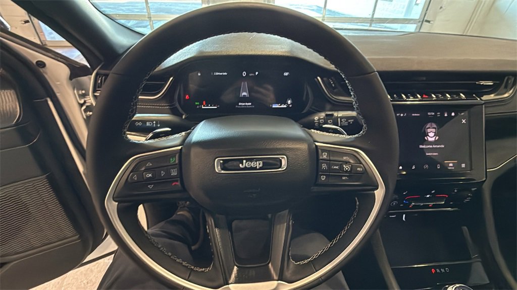 Used 2025 Jeep Grand Cherokee L Altitude image 30